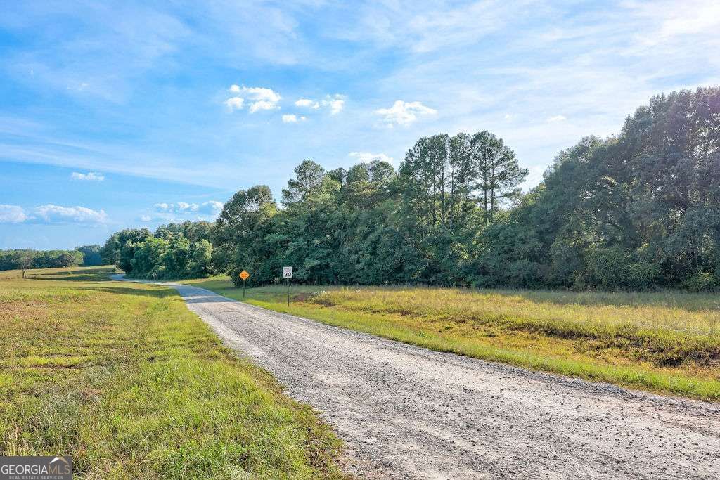 1050 J T Elder Road Property Photo 4