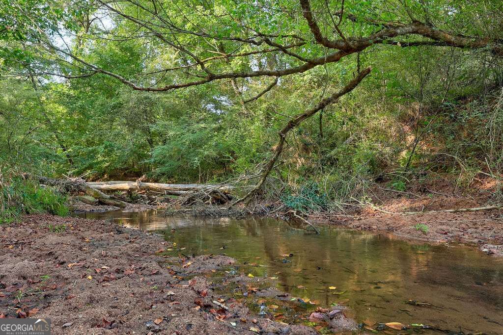 1050 J T Elder Road Property Photo 13