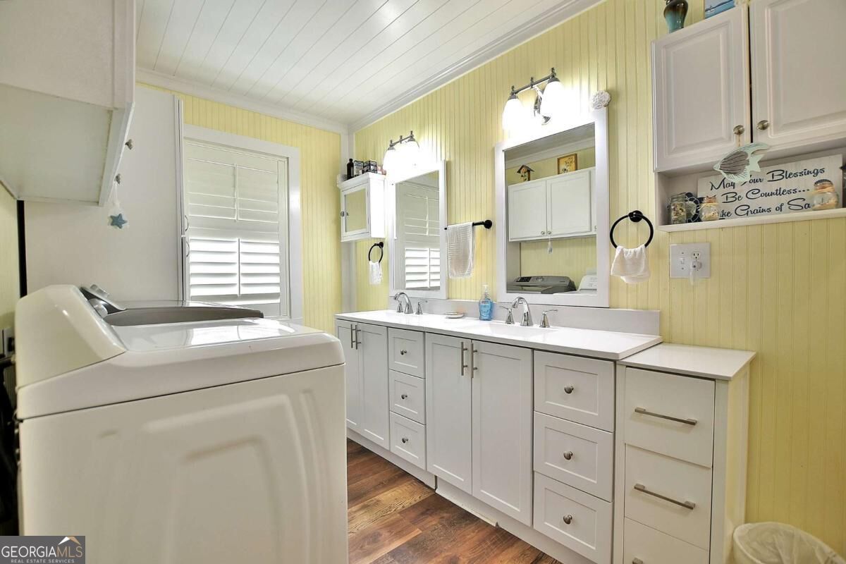 815 Hugley Road Property Photo 16