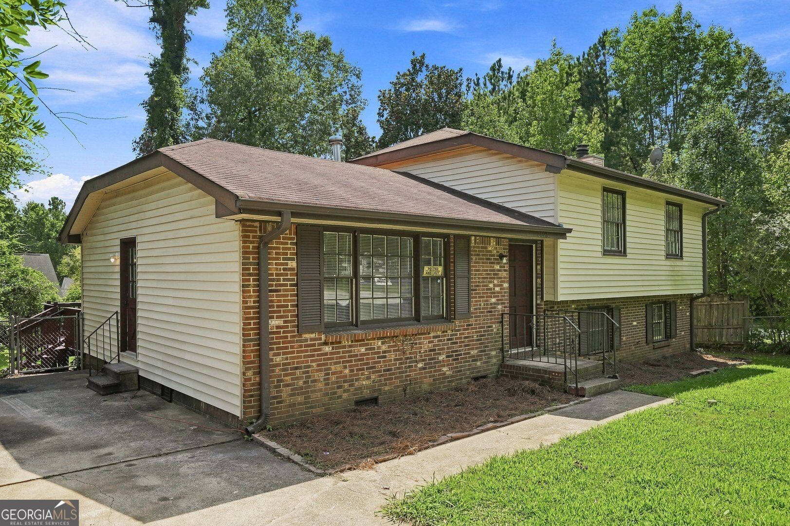8423 Magnolia Drive Property Photo 1