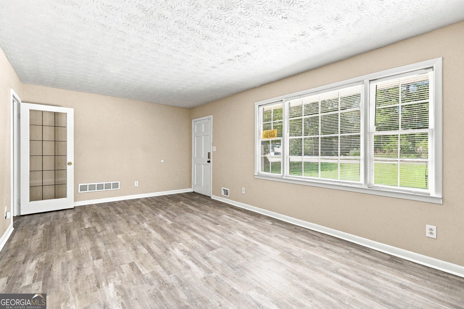 8423 Magnolia Drive Property Photo 4