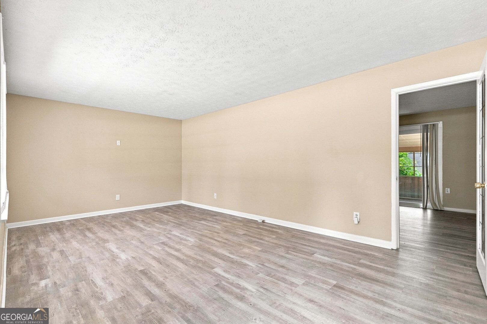 8423 Magnolia Drive Property Photo 6