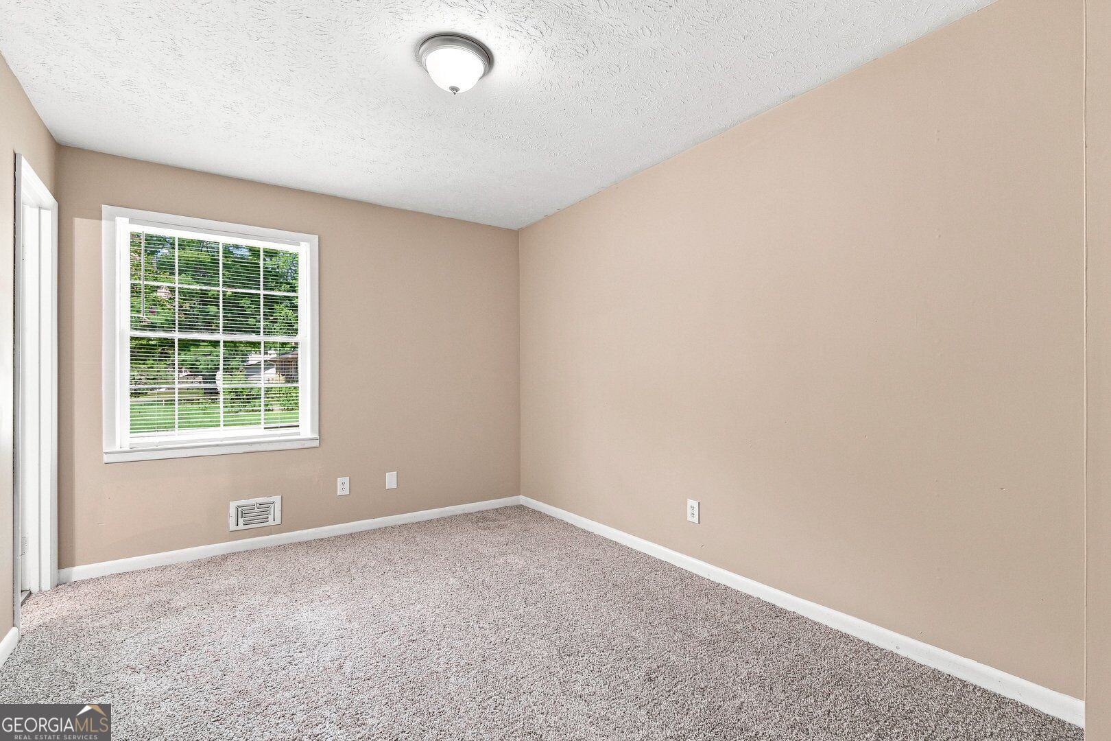 8423 Magnolia Drive Property Photo 15
