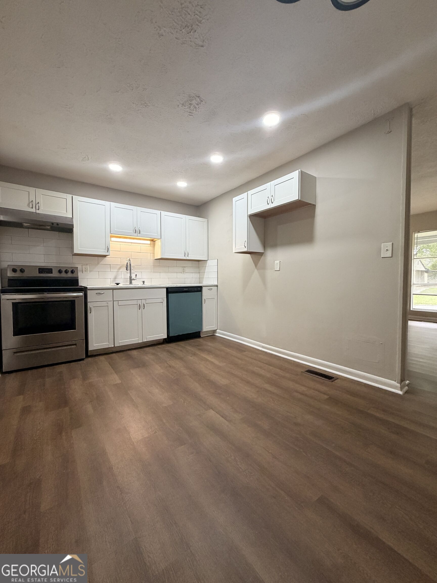 229 Whipporwill Way Property Photo 4