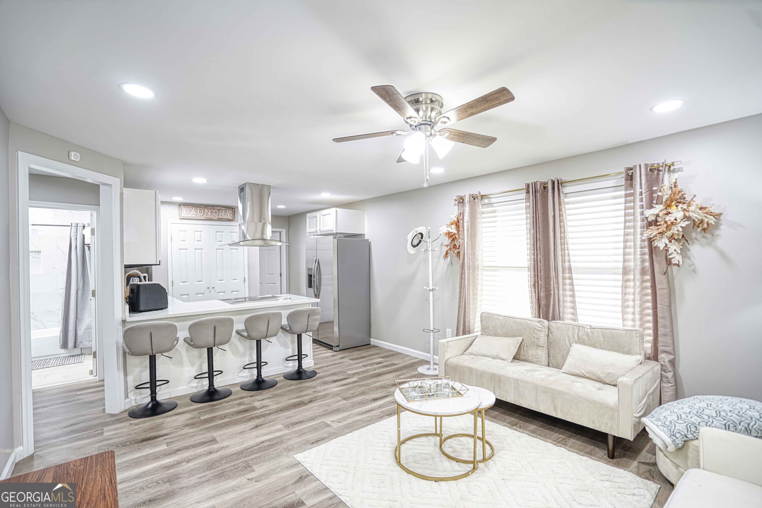 1827 Dunlap Avenue Property Photo 1