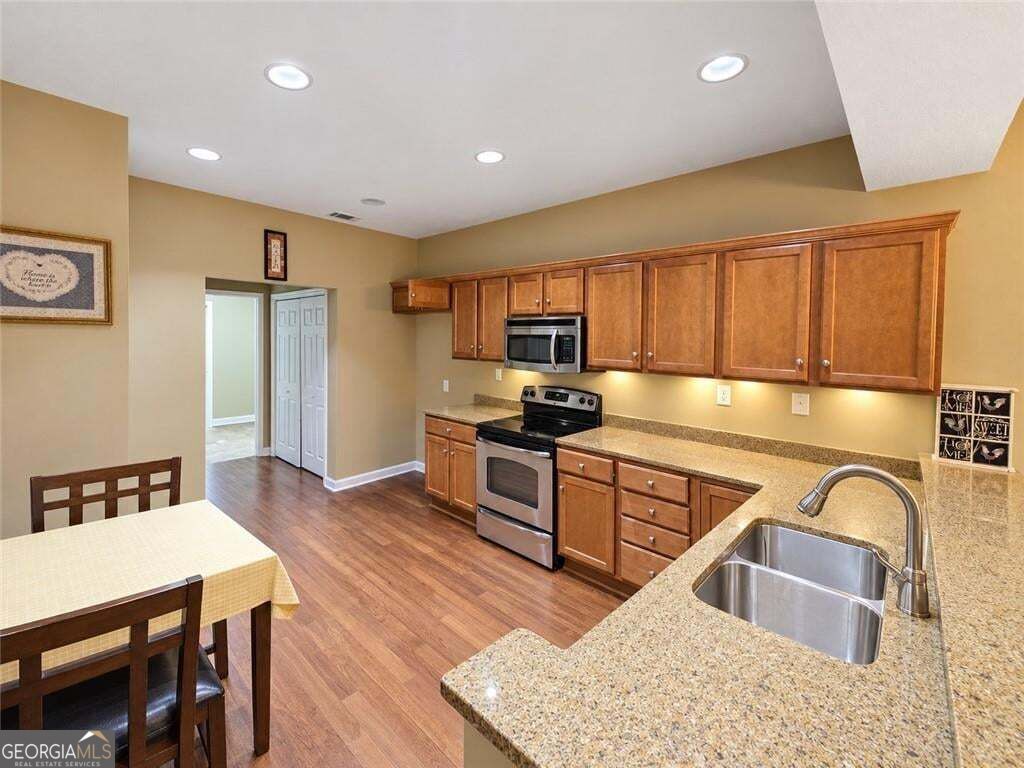1213 Brookstone Way Property Photo 4