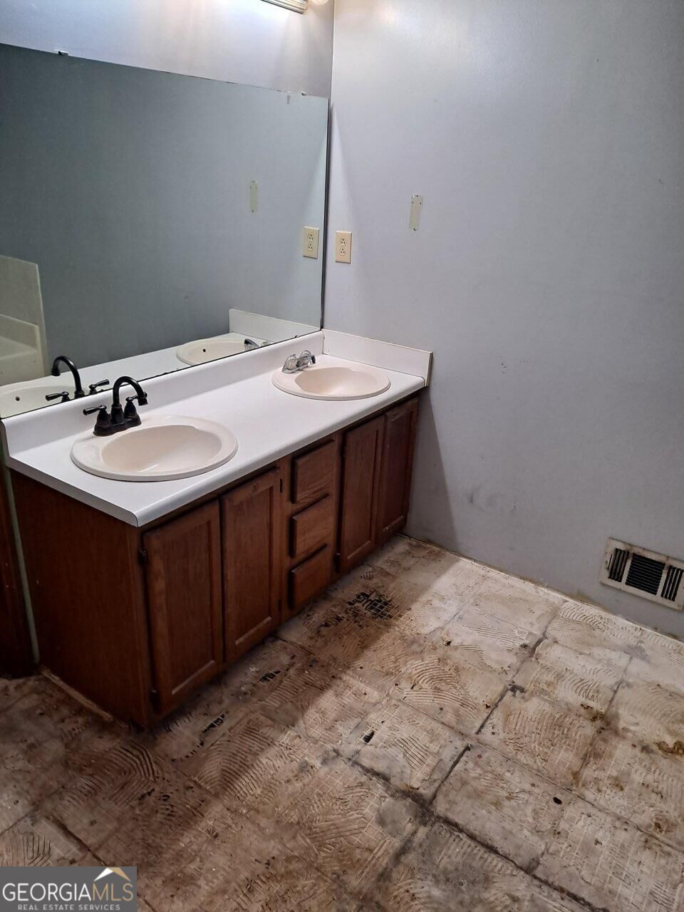 787 Tuesday Way Property Photo 3