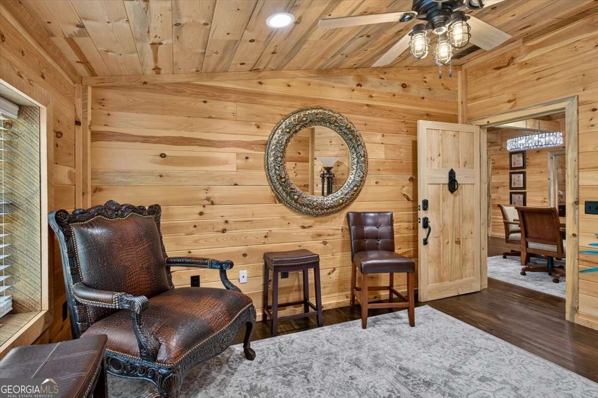 5724 Highway 53 W Property Photo 17