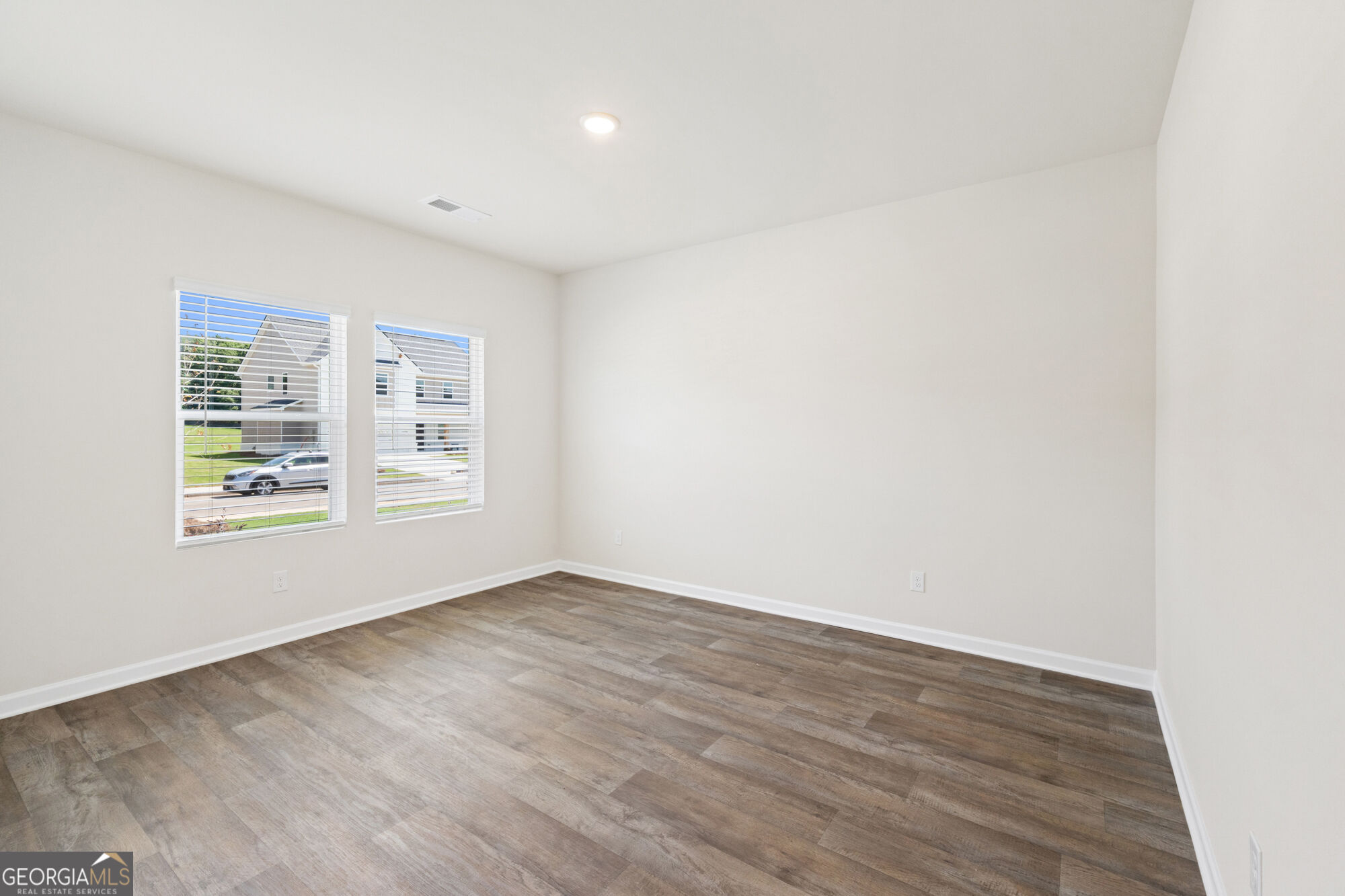1158 Homer Way Property Photo 3