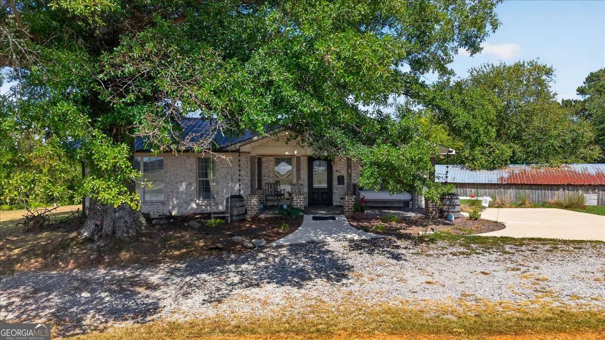 5648 Highway 53 W Property Photo 1