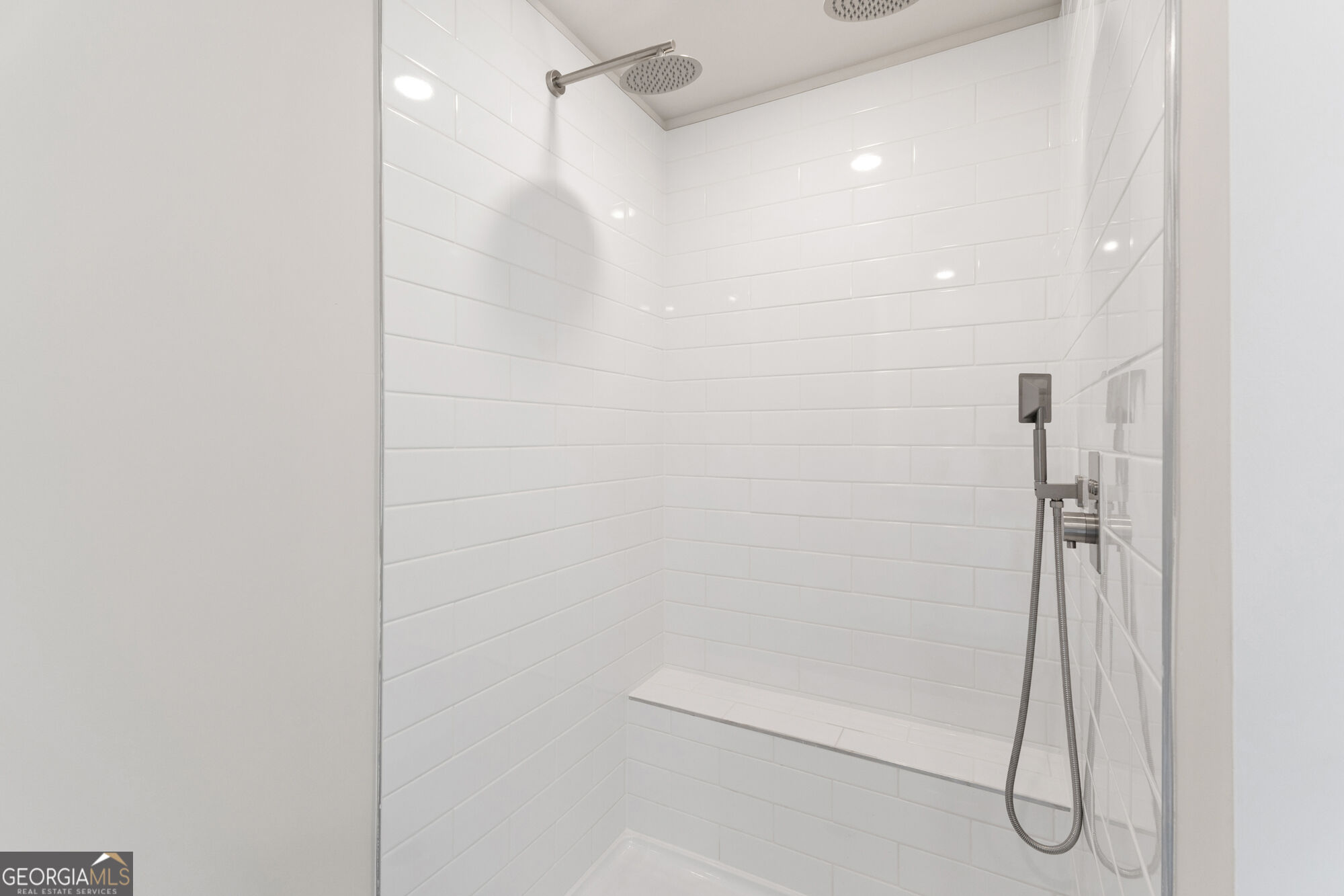 1021 Whitman Way Property Photo 10