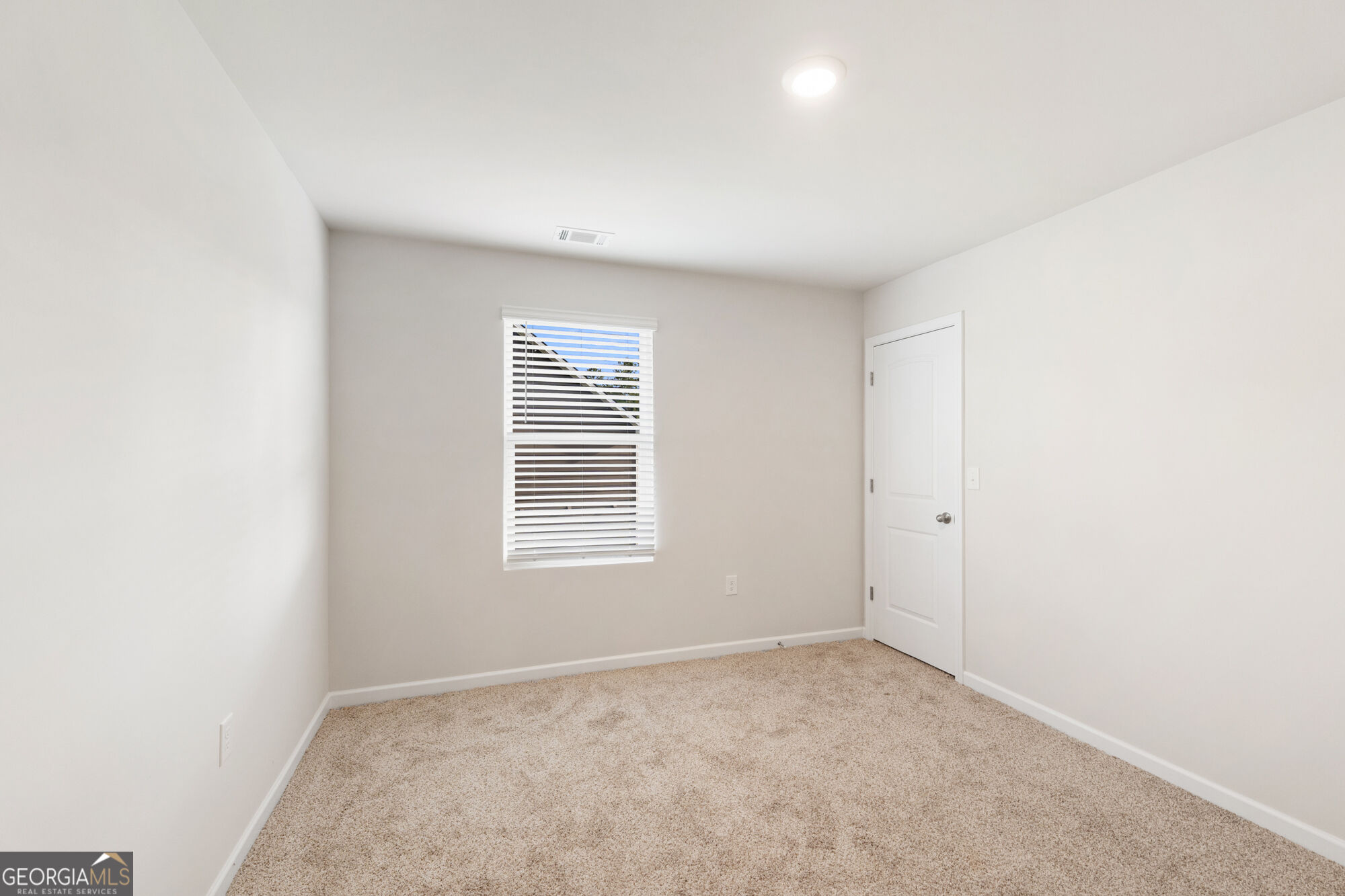 1021 Whitman Way Property Photo 14