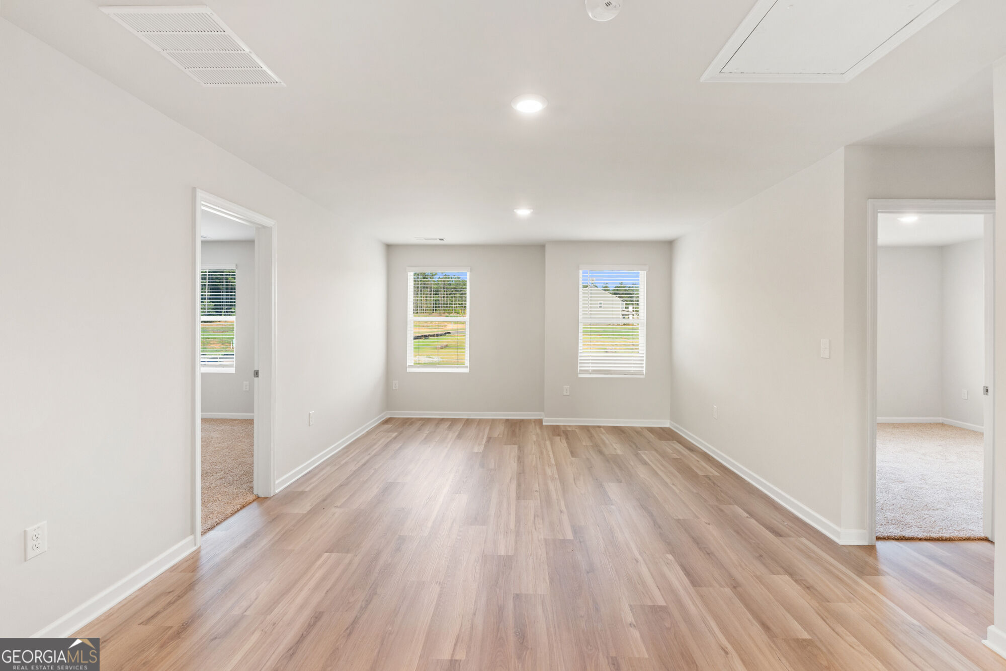 1021 Whitman Way Property Photo 15