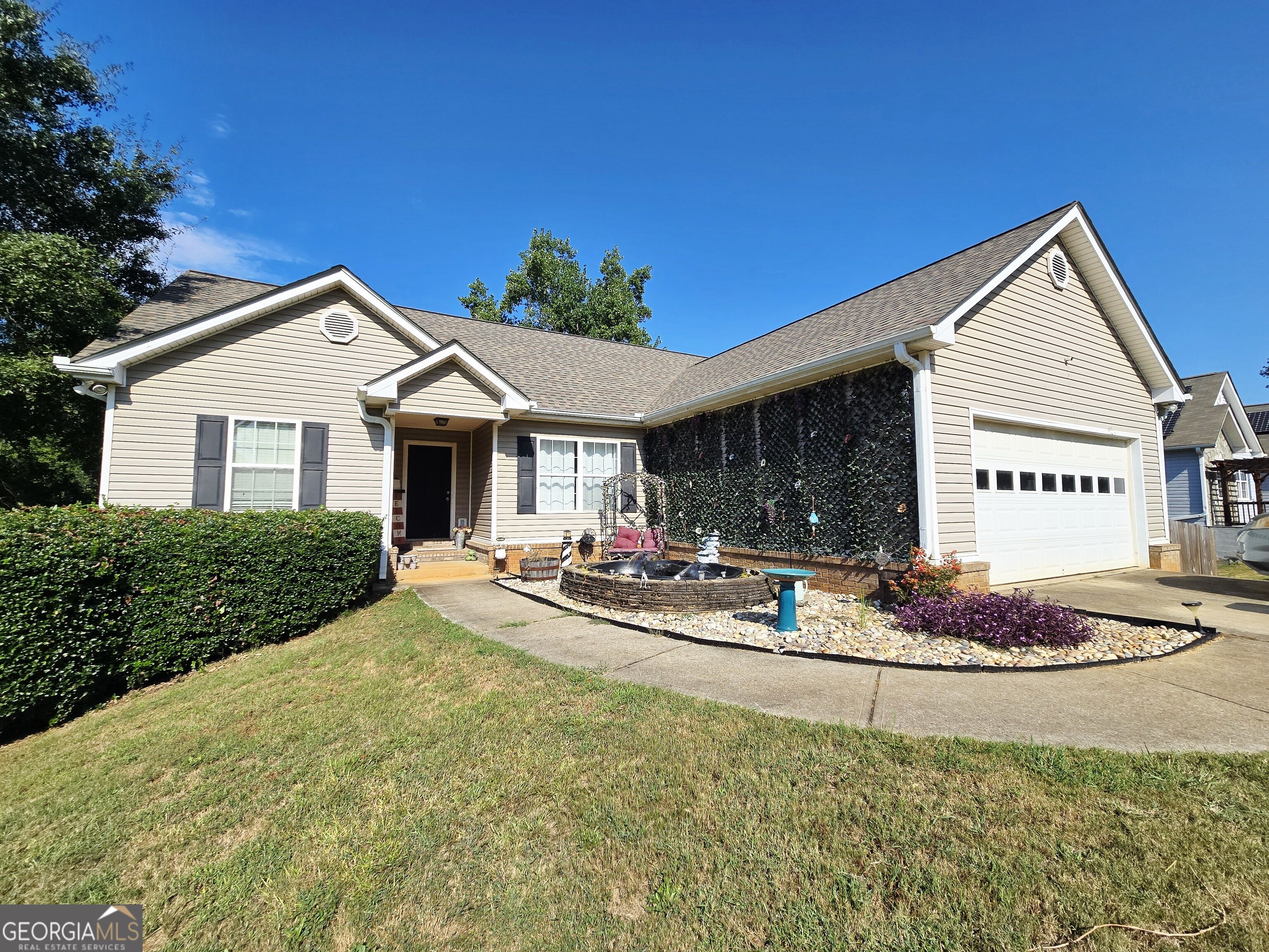 209 Clearwater Drive Property Photo 3
