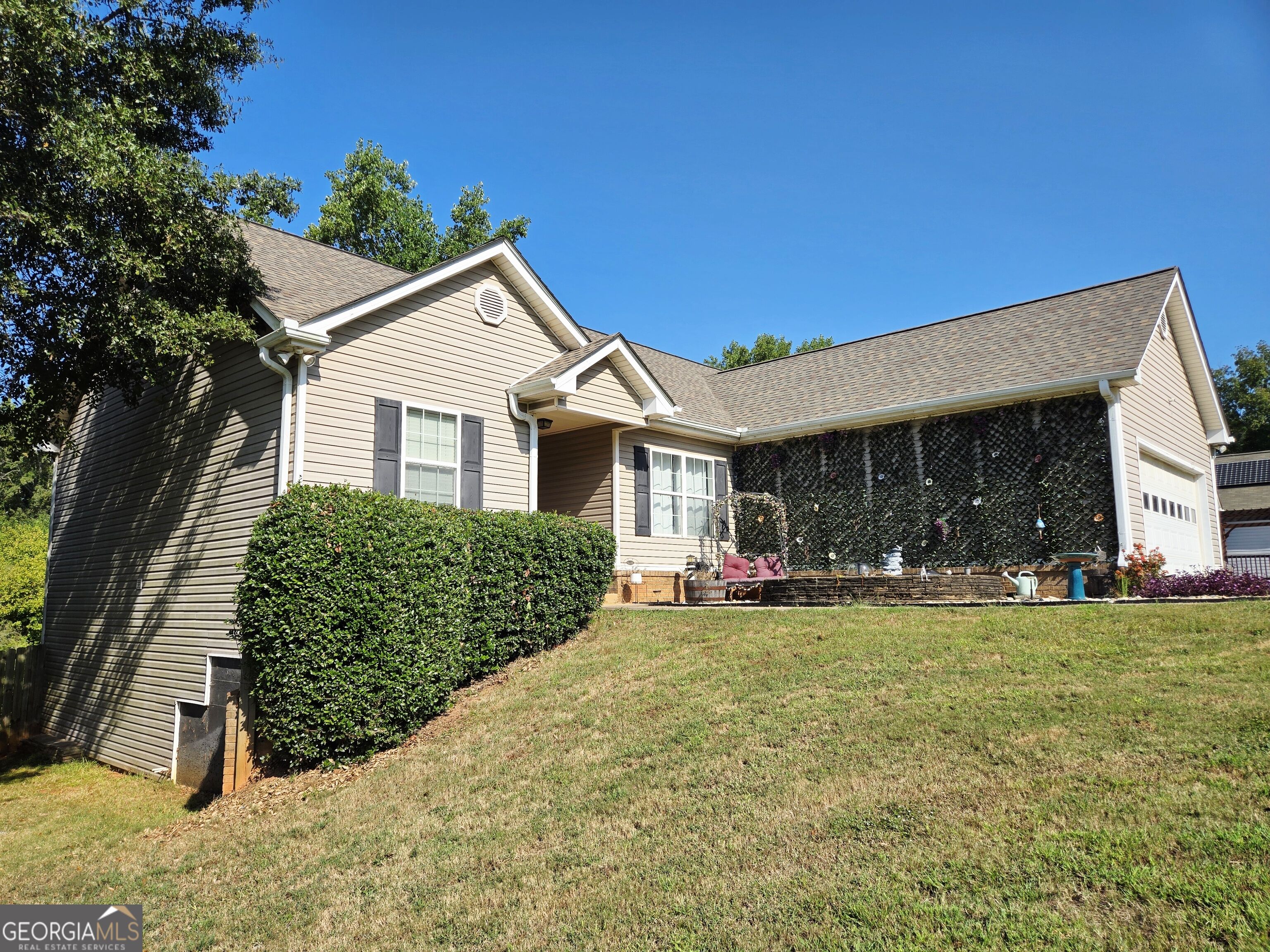 209 Clearwater Drive Property Photo 4