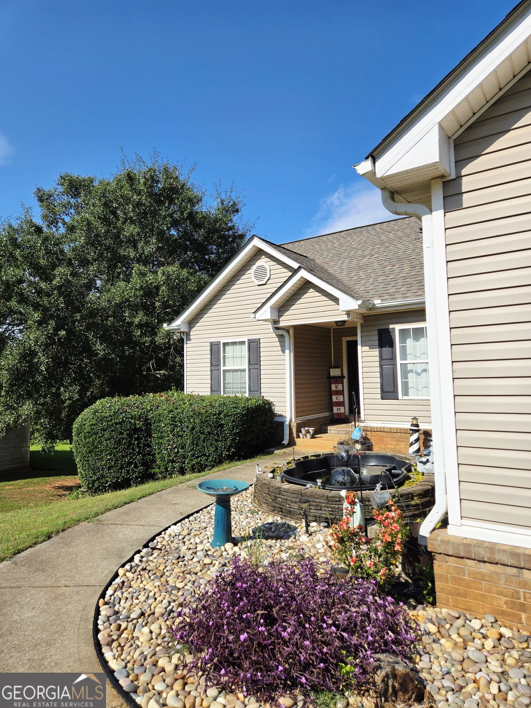209 Clearwater Drive Property Photo 6
