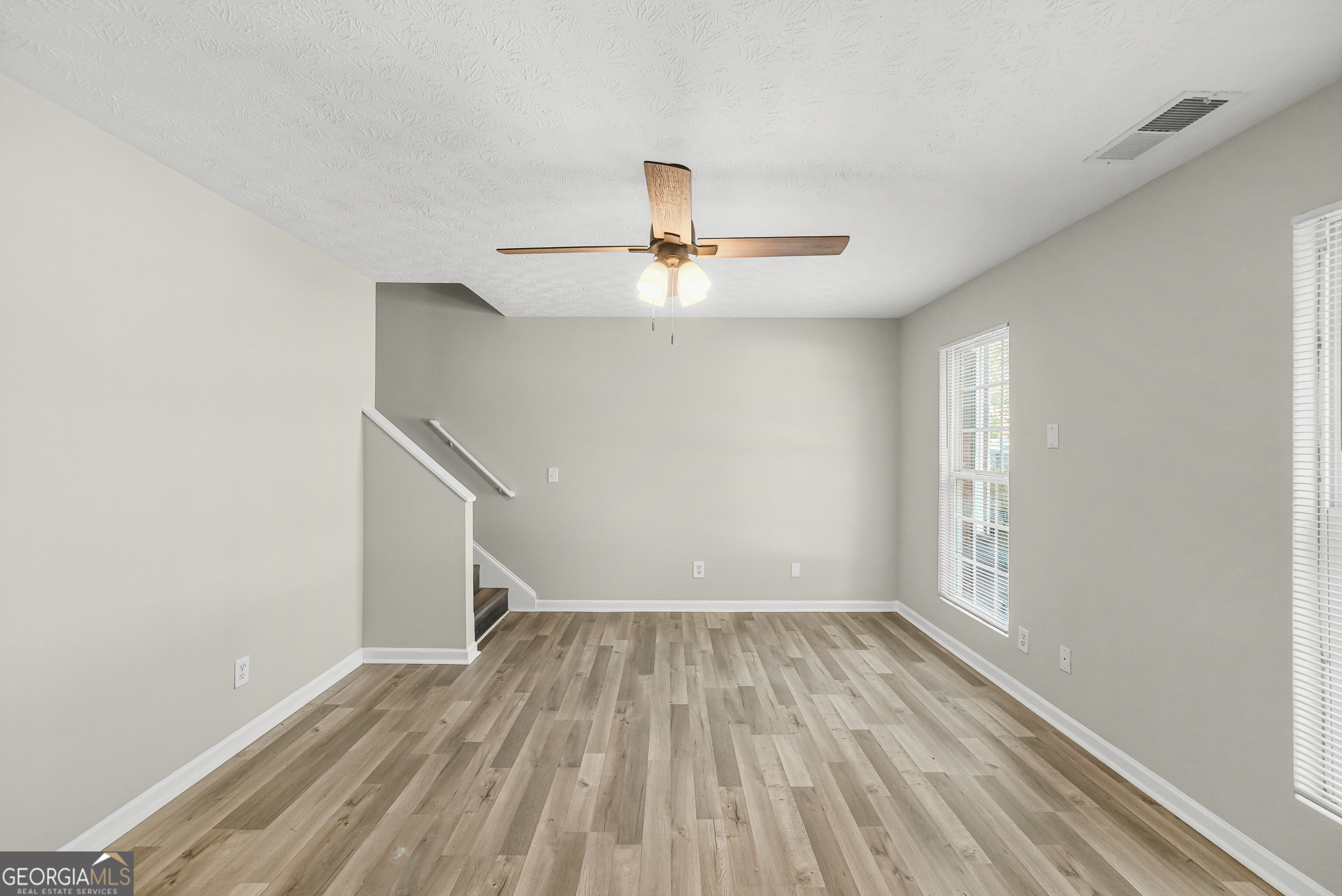 2805 Norfair Loop Property Photo 5