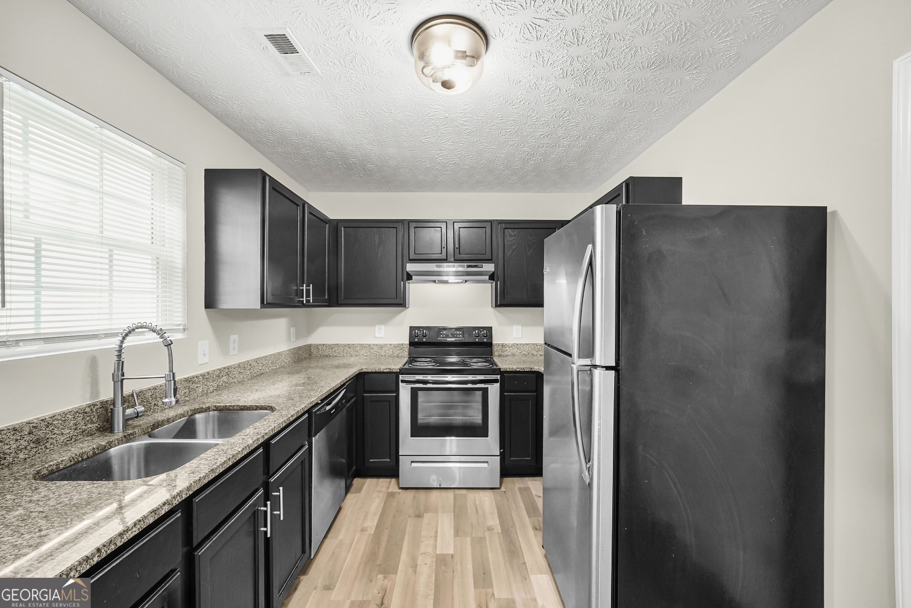 2805 Norfair Loop Property Photo 8