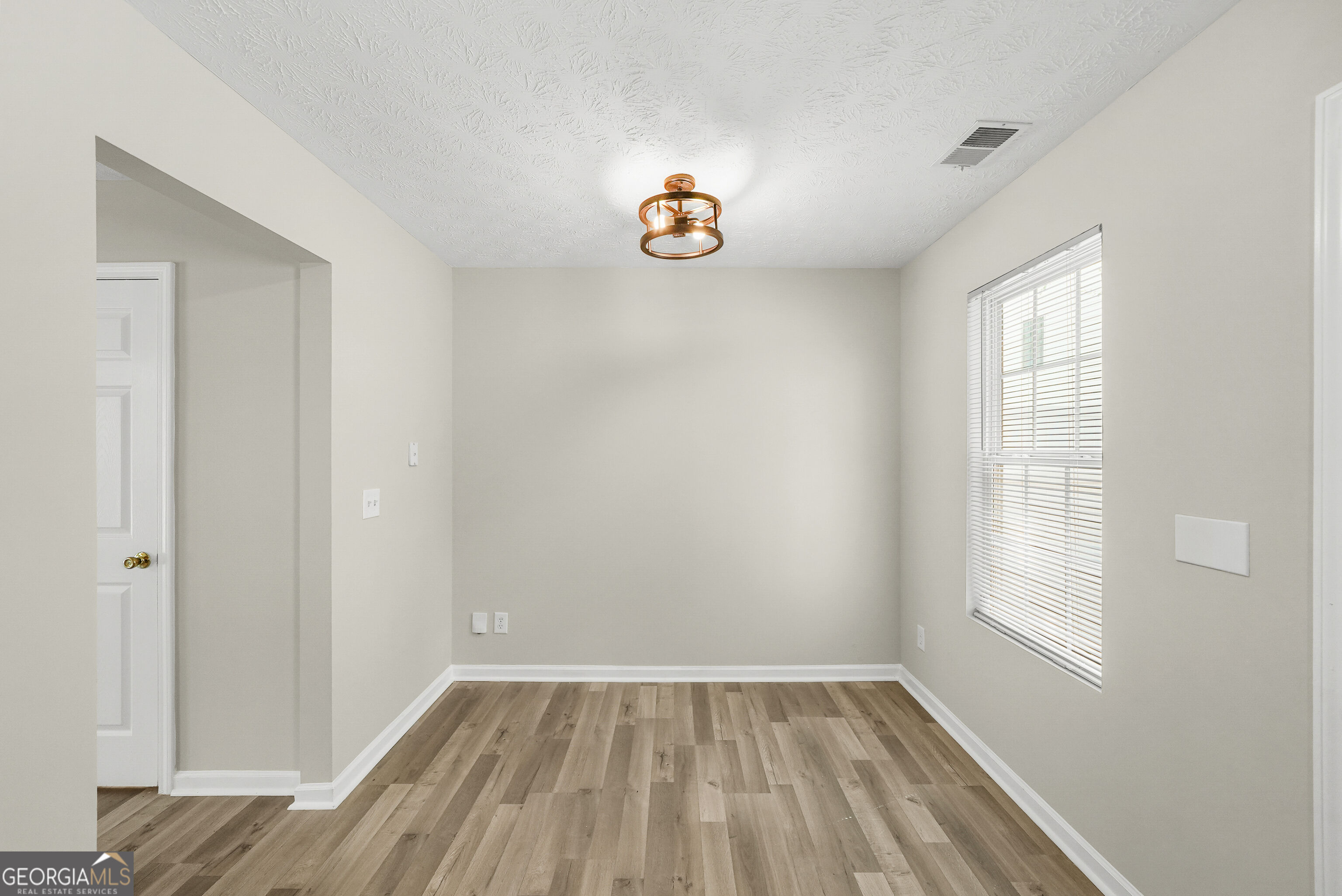 2805 Norfair Loop Property Photo 12