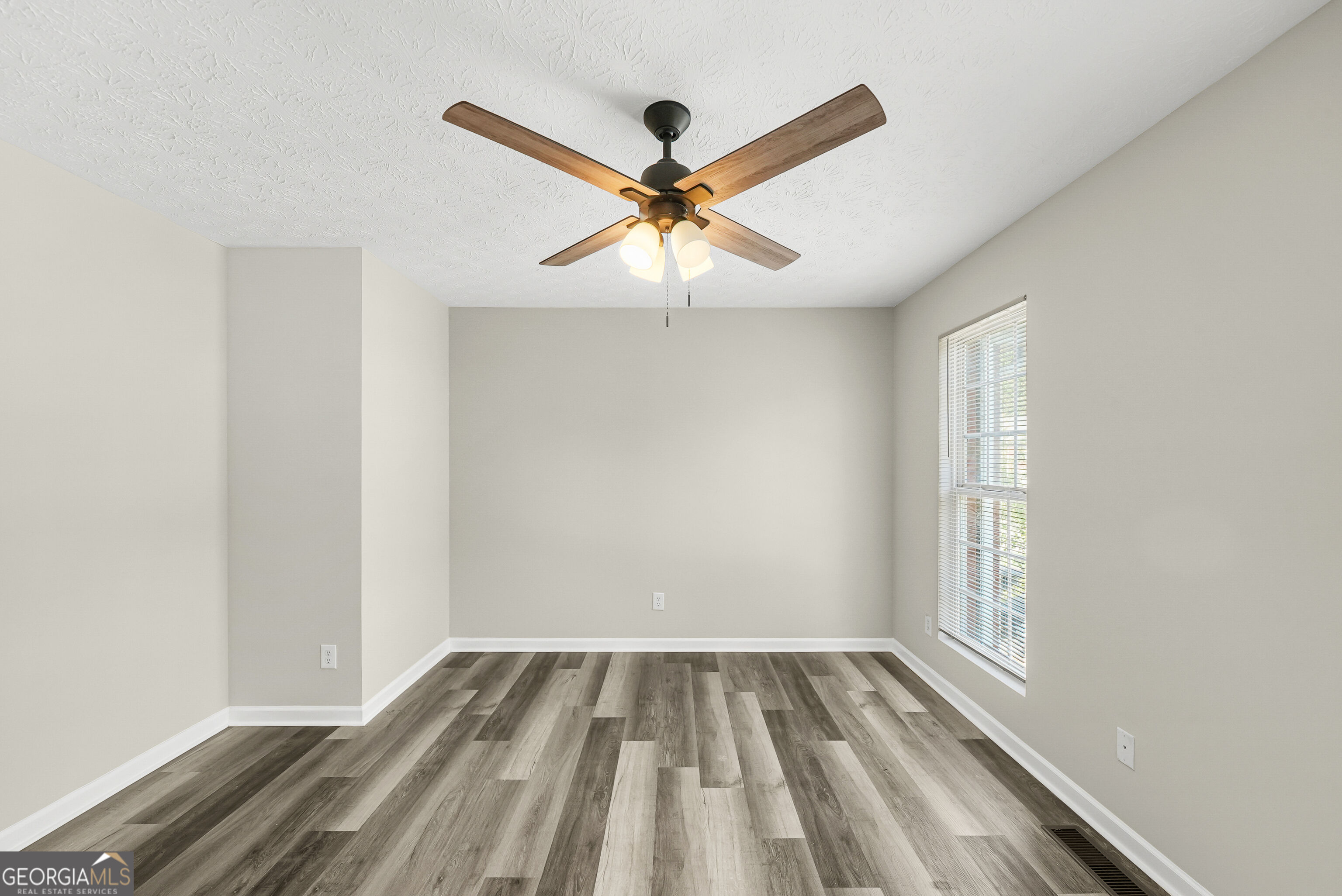 2805 Norfair Loop Property Photo 16