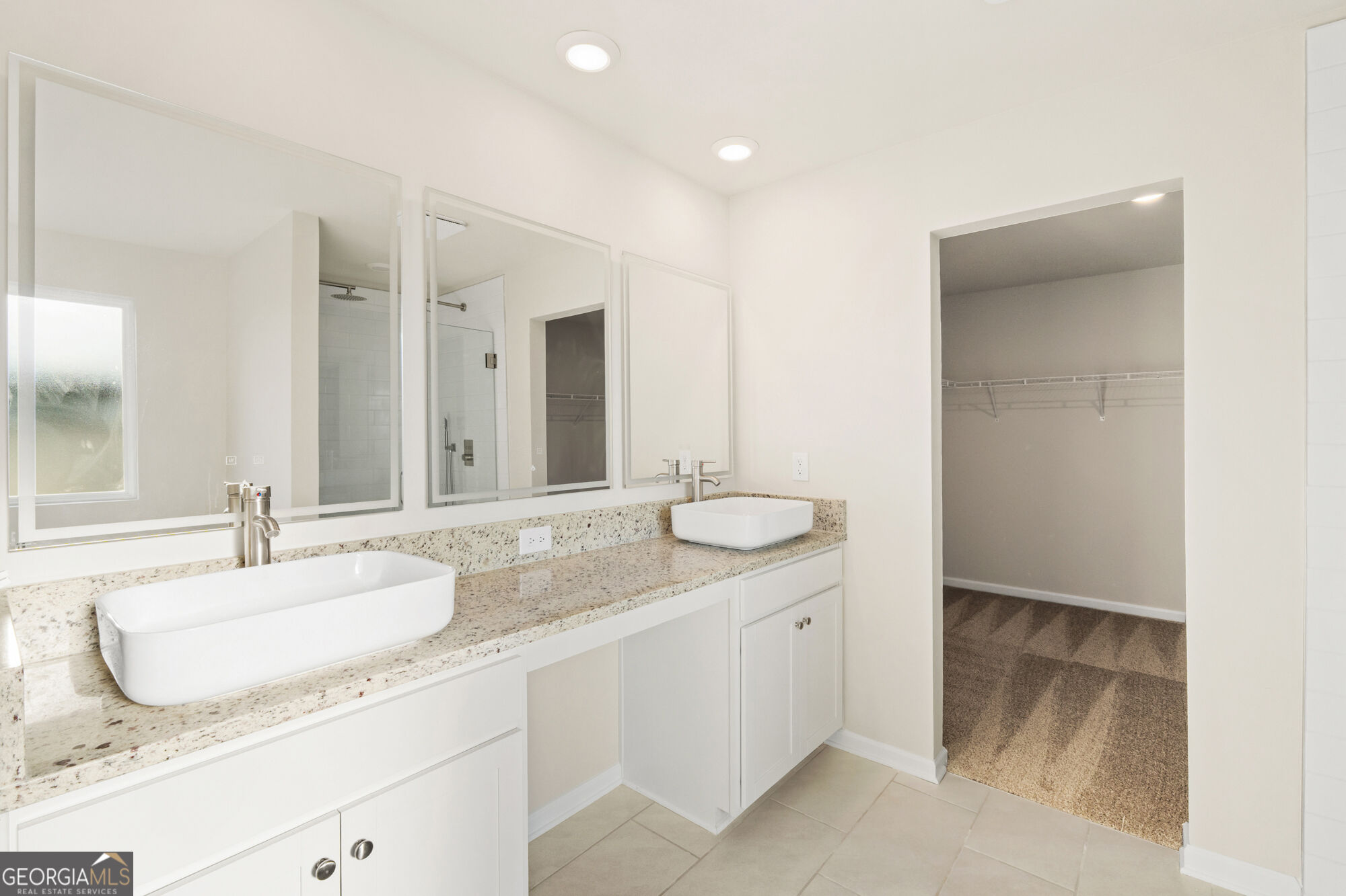 1013 Whitman Way Property Photo 14