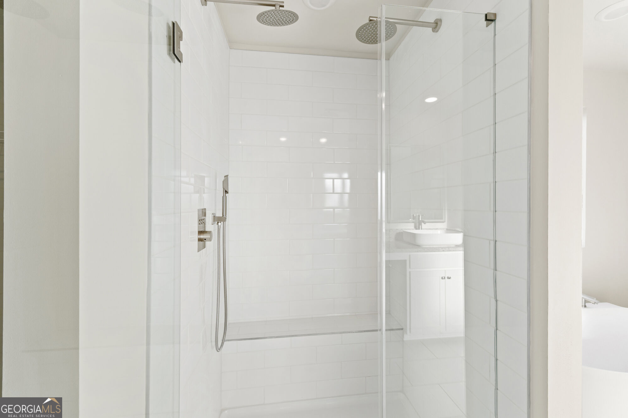 1013 Whitman Way Property Photo 16
