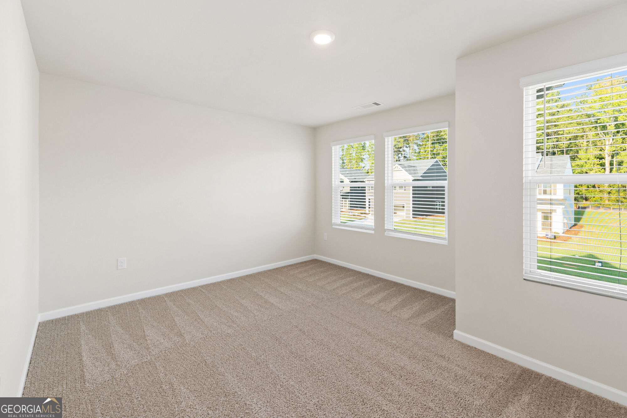 1013 Whitman Way Property Photo 23
