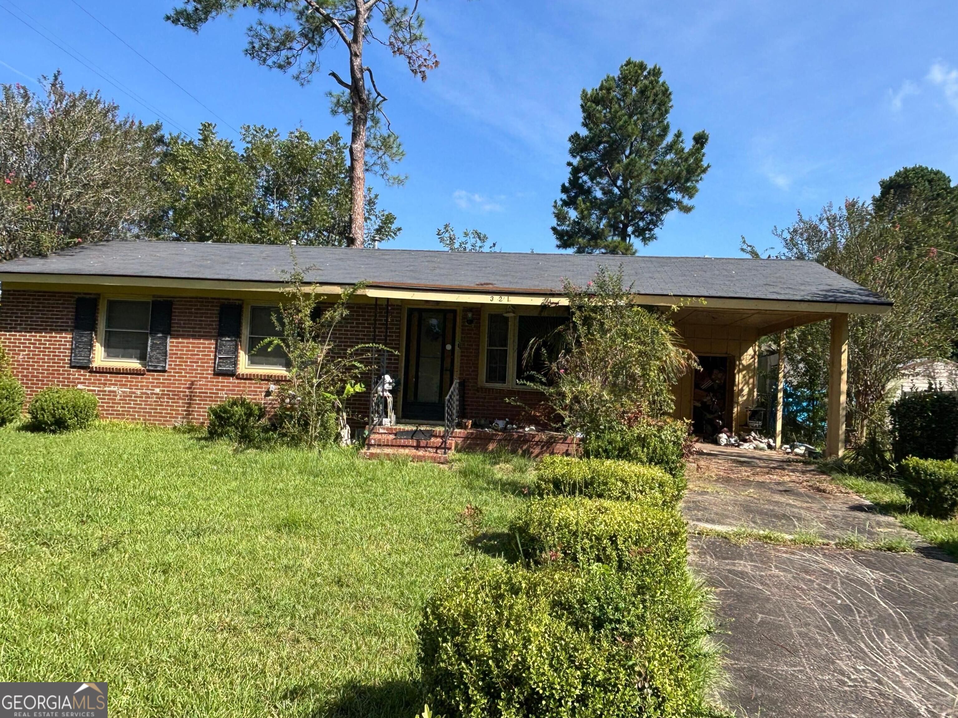 321 Southwood Drive Property Photo 1