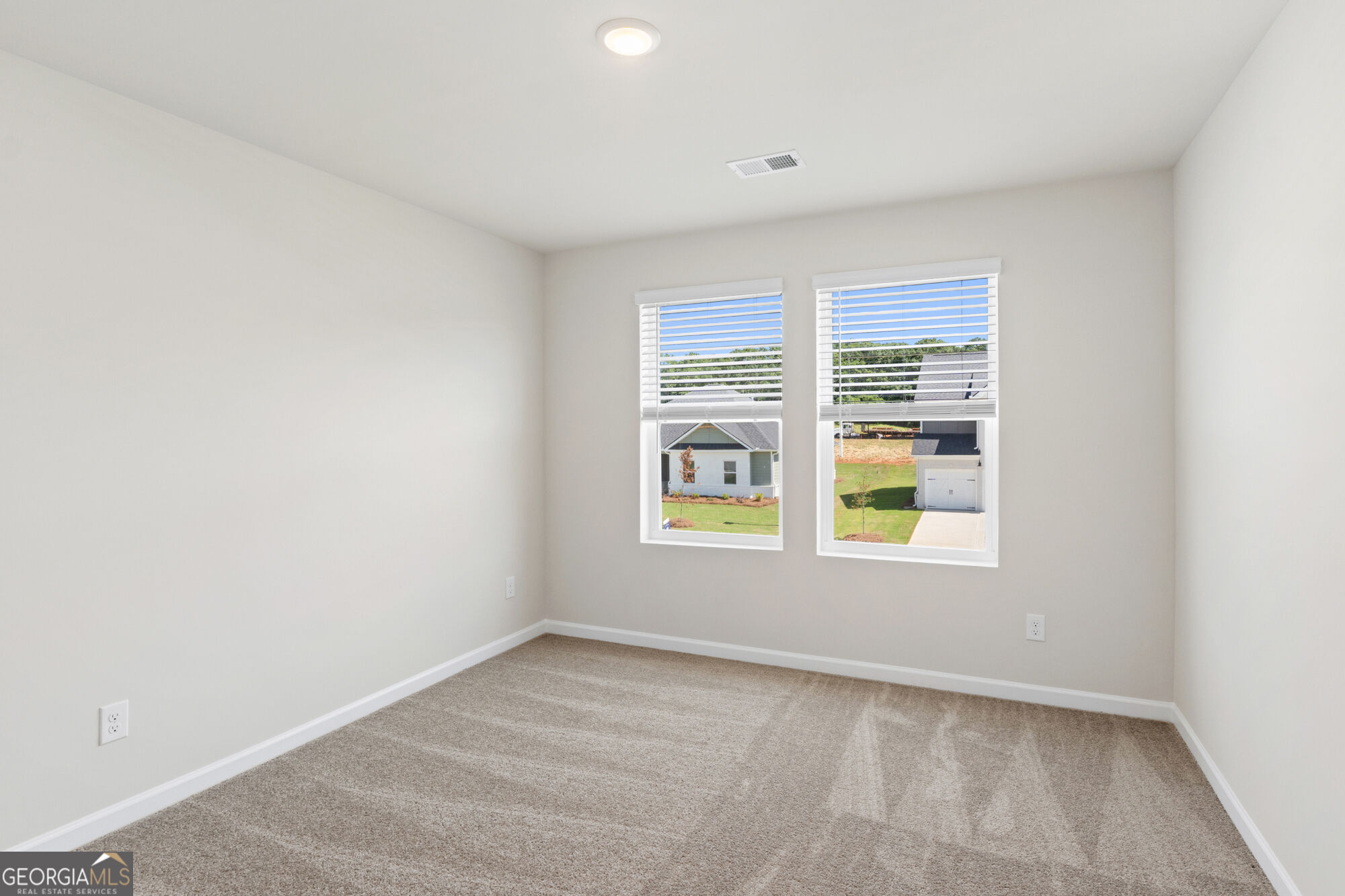 1005 Whitman Way Property Photo 21