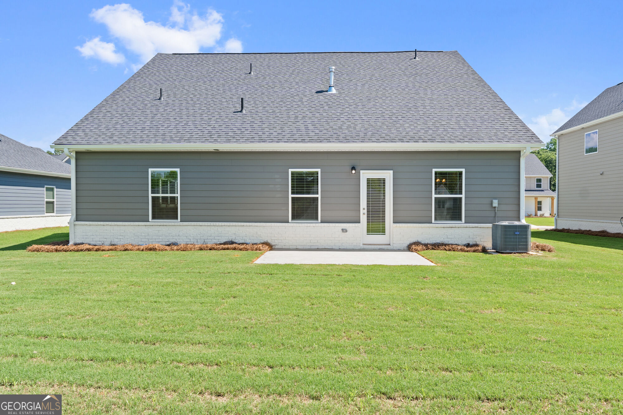 1005 Whitman Way Property Photo 26