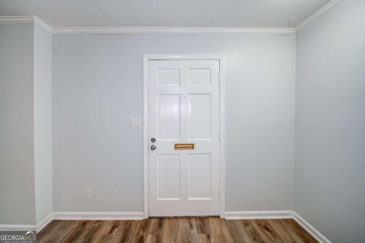280 Winding River Road # B Property Photo 3