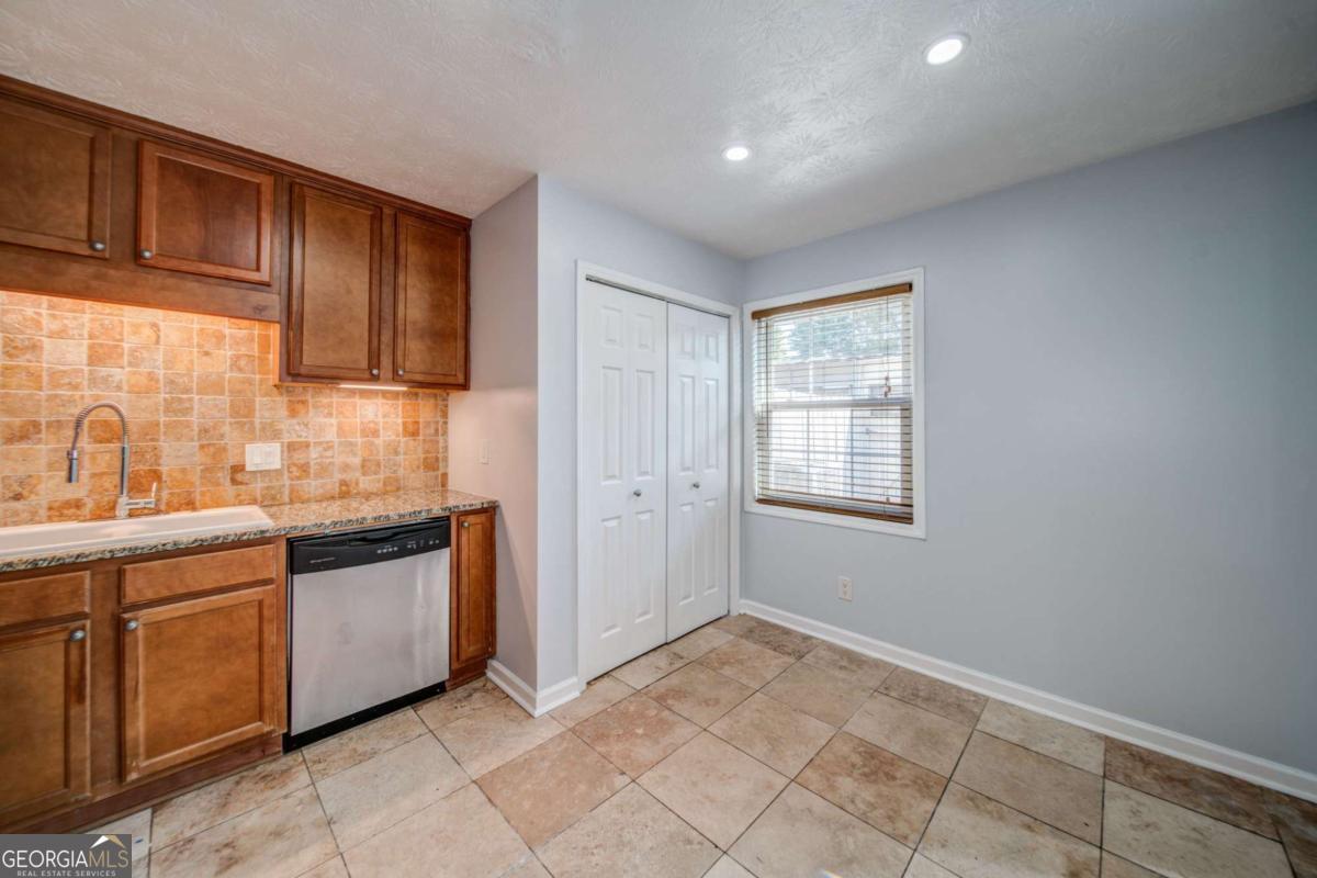 280 Winding River Road # B Property Photo 12