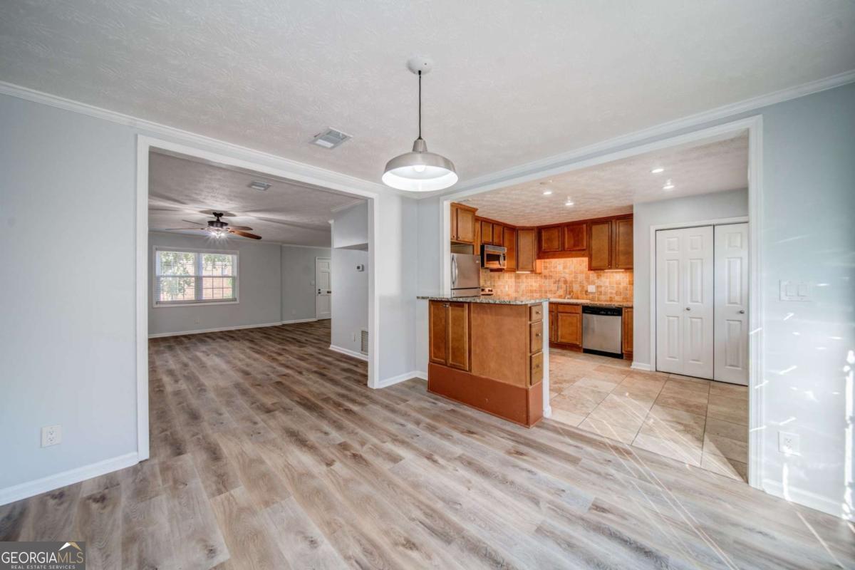 280 Winding River Road # B Property Photo 13