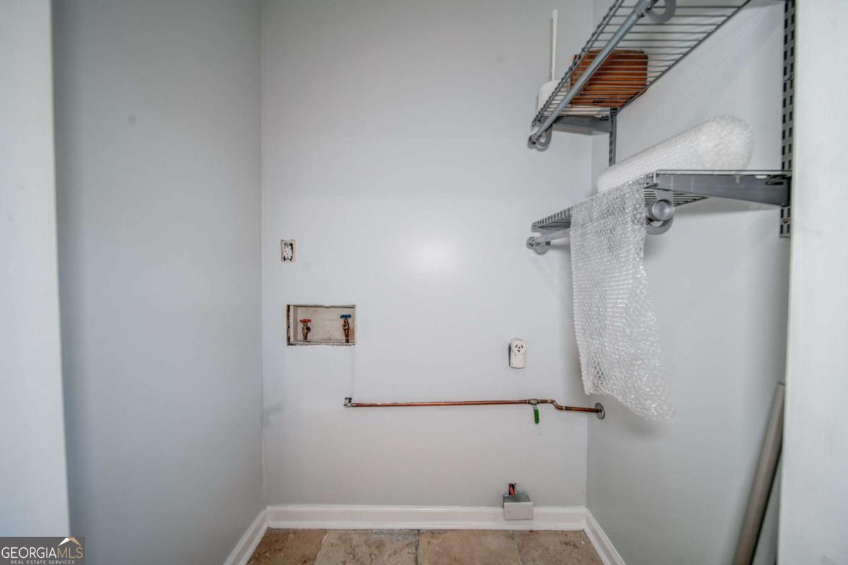 280 Winding River Road # B Property Photo 17
