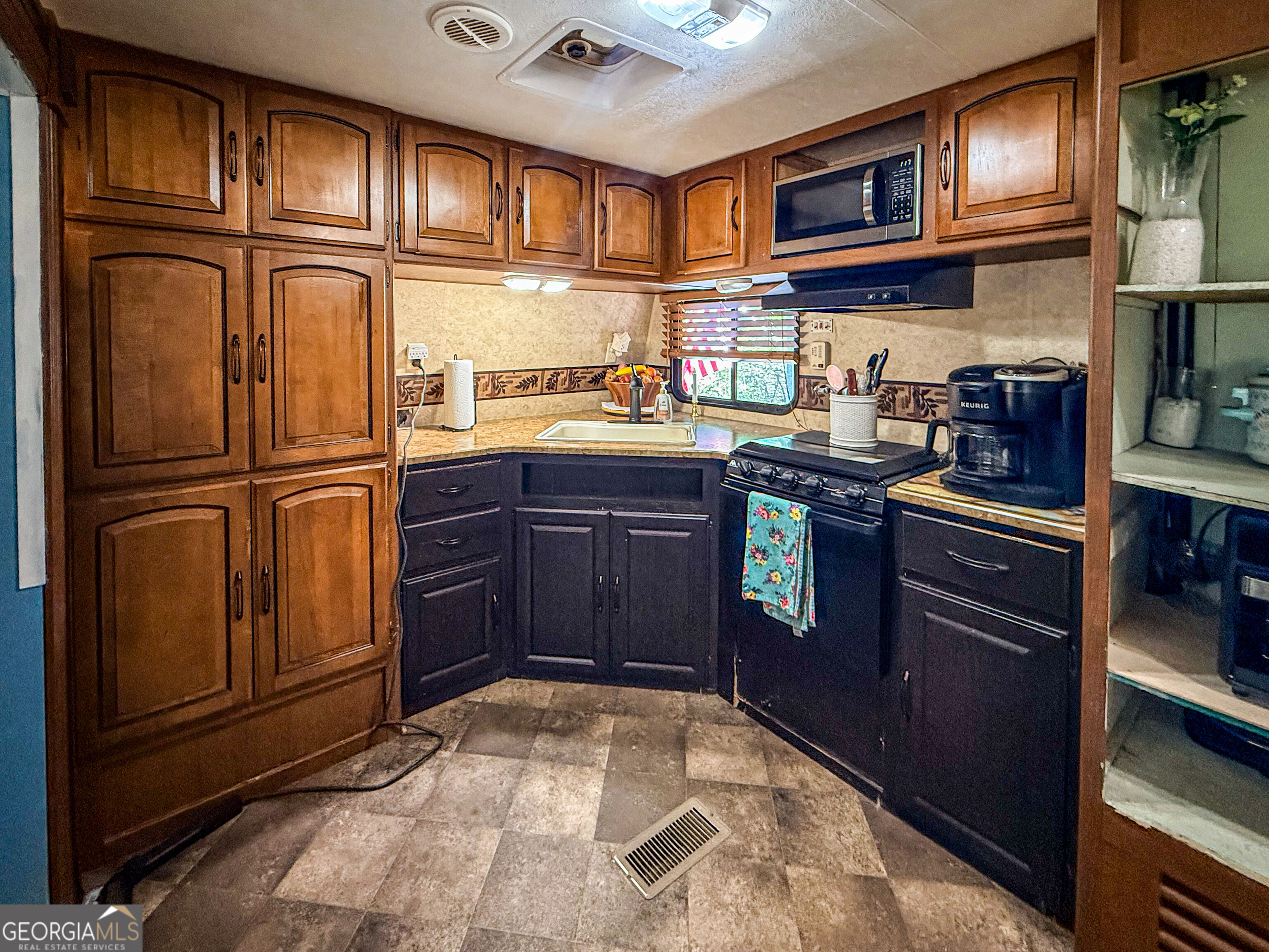 158 Canyon Pass Drive Property Photo 7