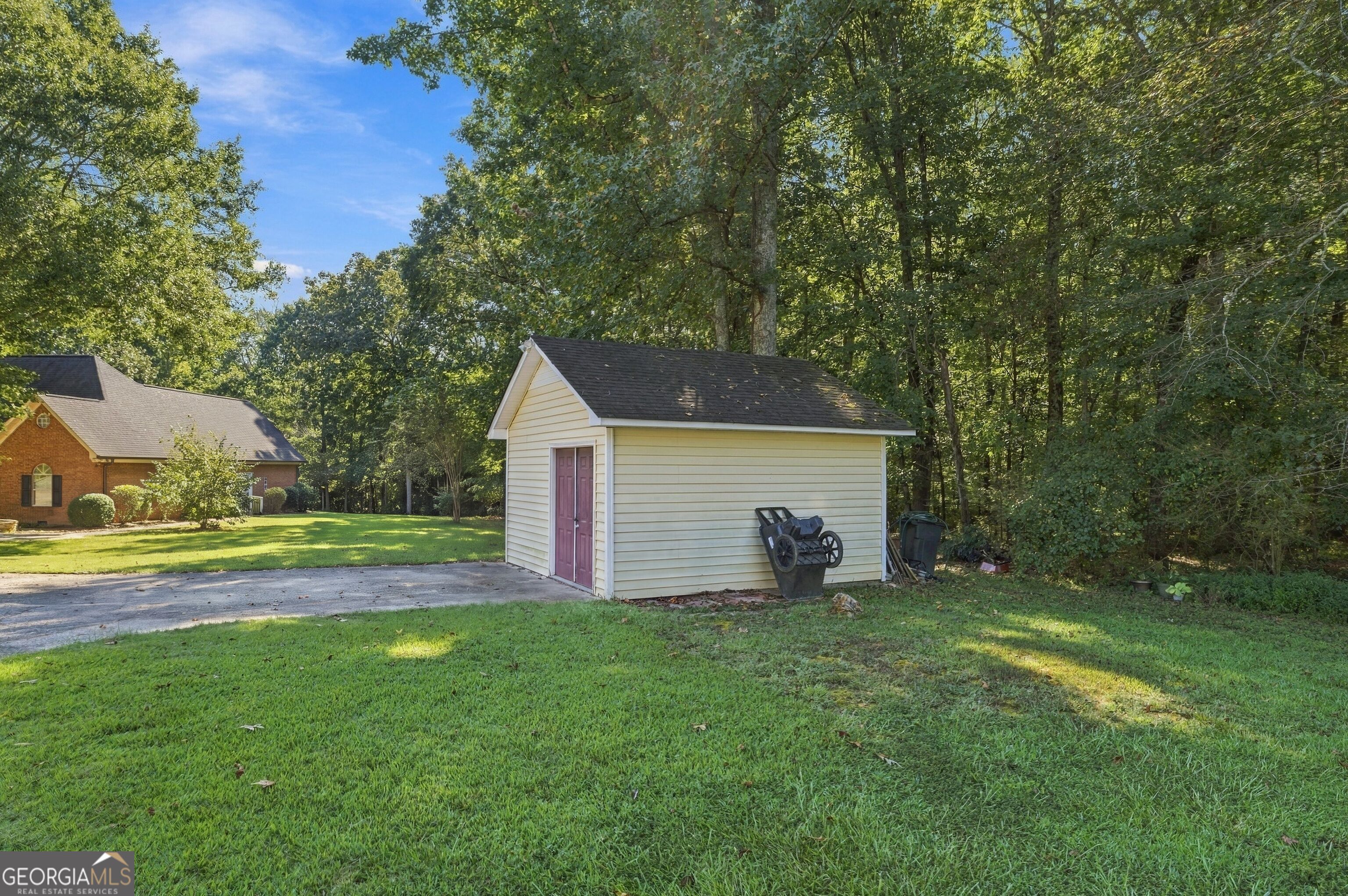 17 Bennington Drive Nw Property Photo 6