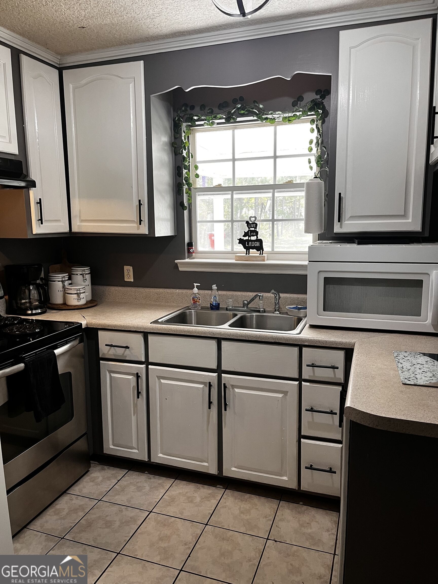 1365 Ballfield Road Property Photo 5