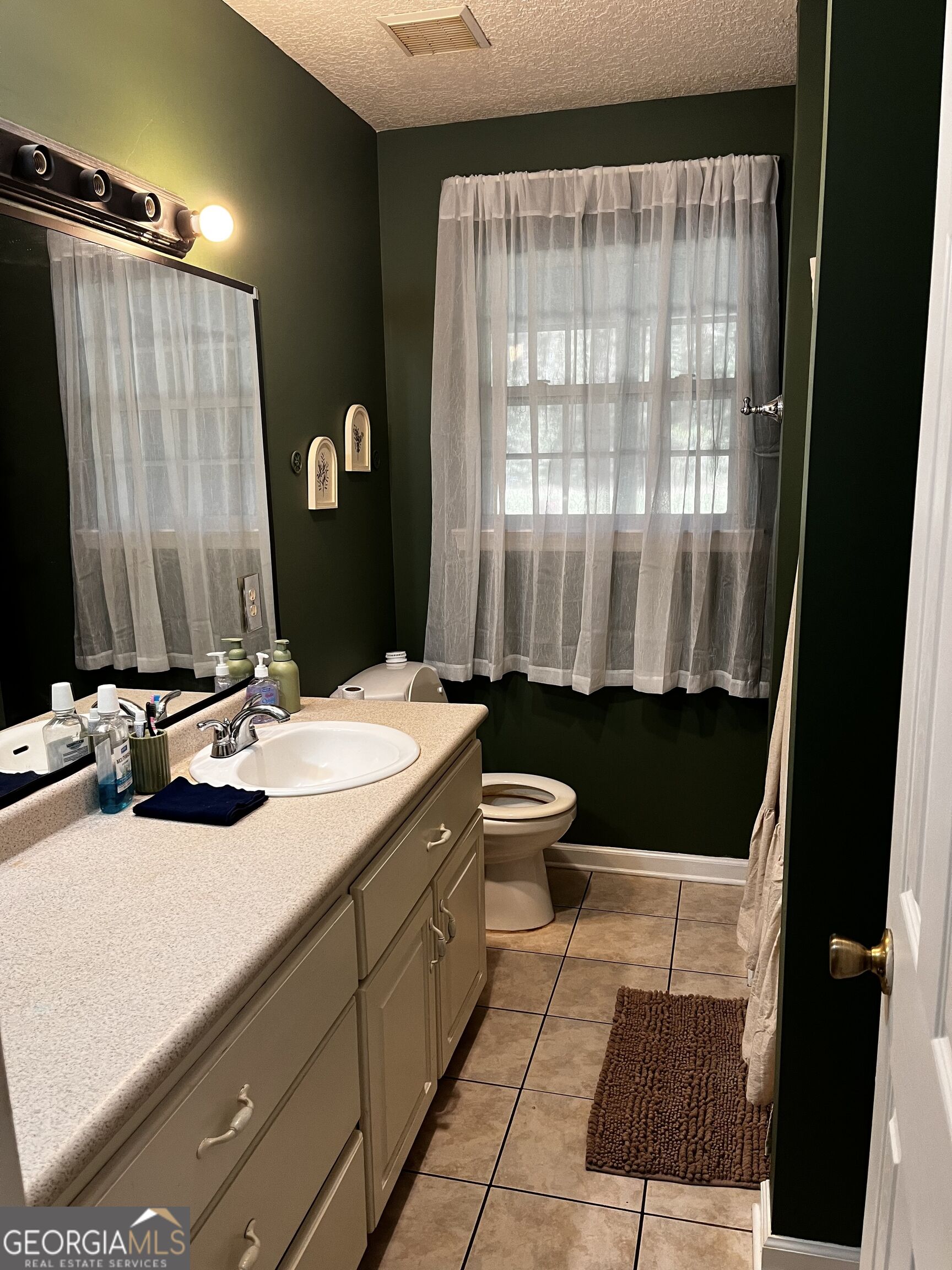 1365 Ballfield Road Property Photo 9
