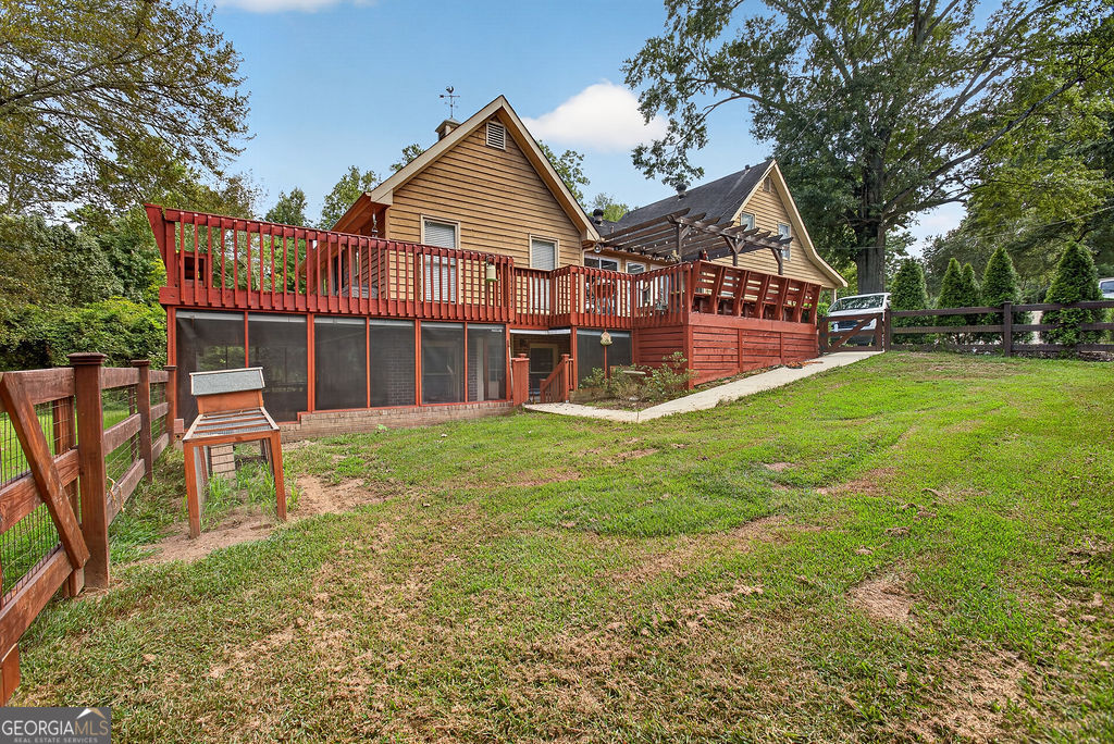200 1/2 Pine Street Property Photo 8