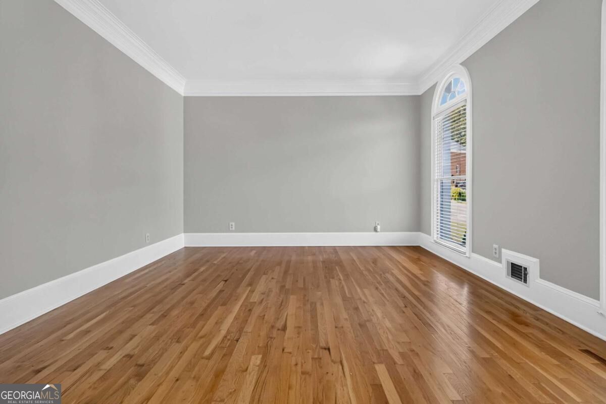 660 Belgrave Lane Property Photo 7