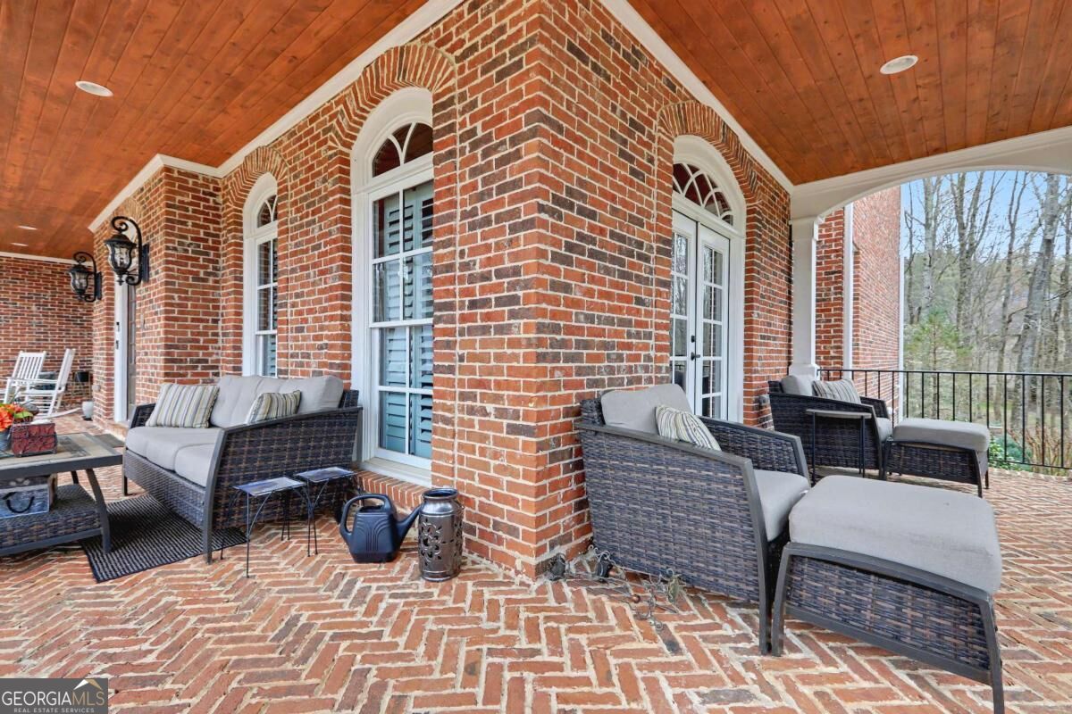 15945 Meadow King Way Property Photo 8