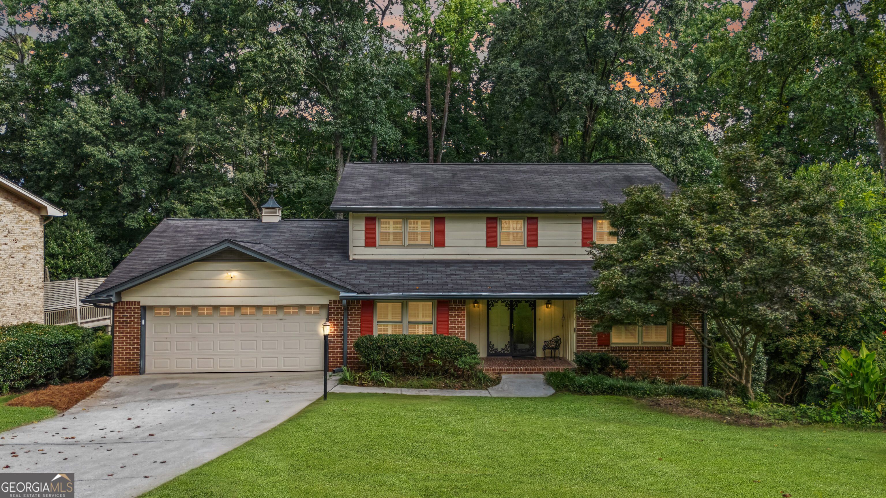 2679 Regency Drive E Property Photo 1
