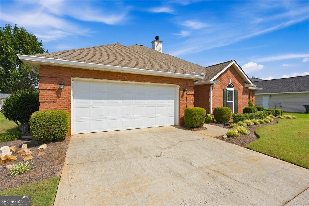106 Galaxy Avenue Property Photo 3