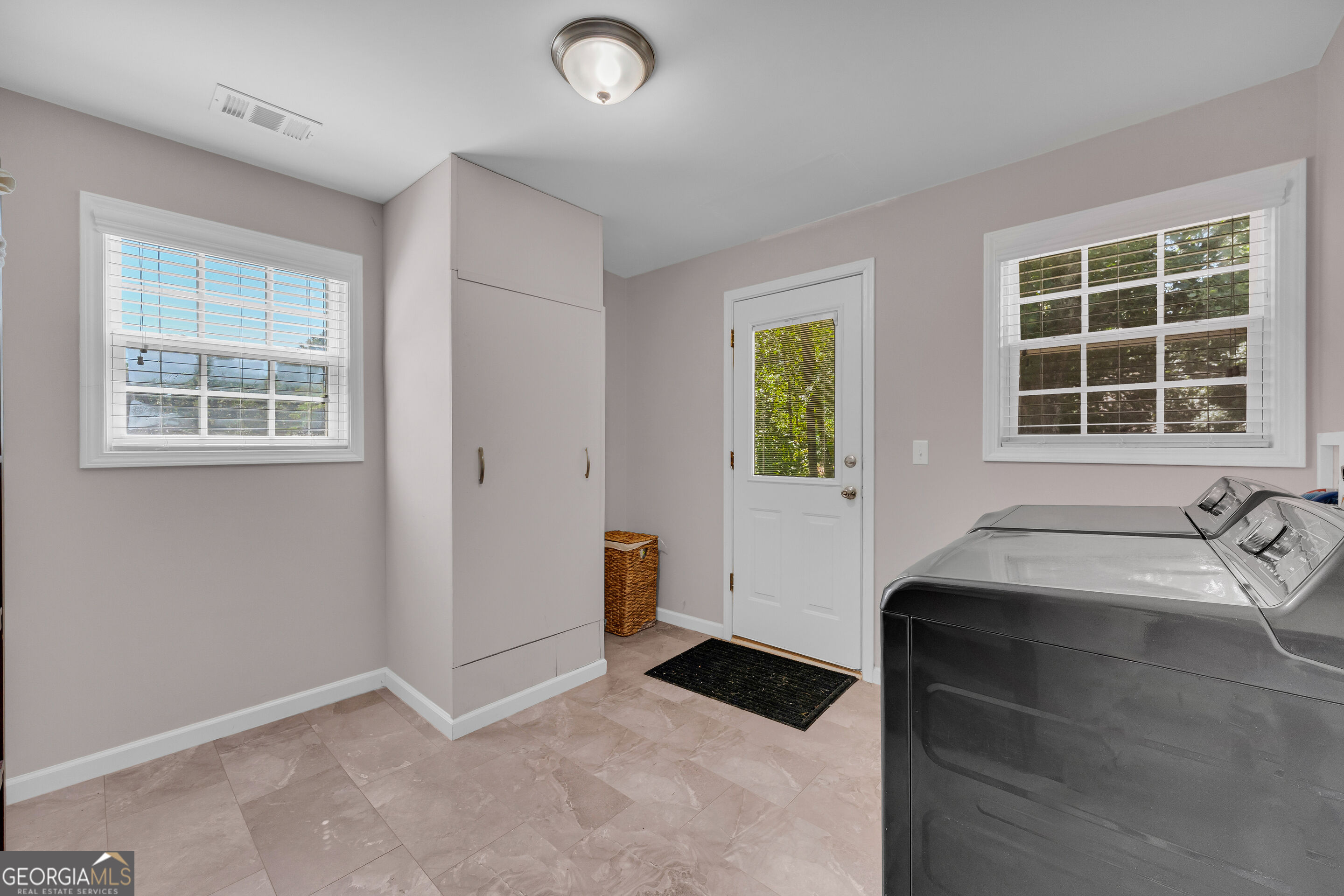 530 Grandview Avenue Property Photo 31