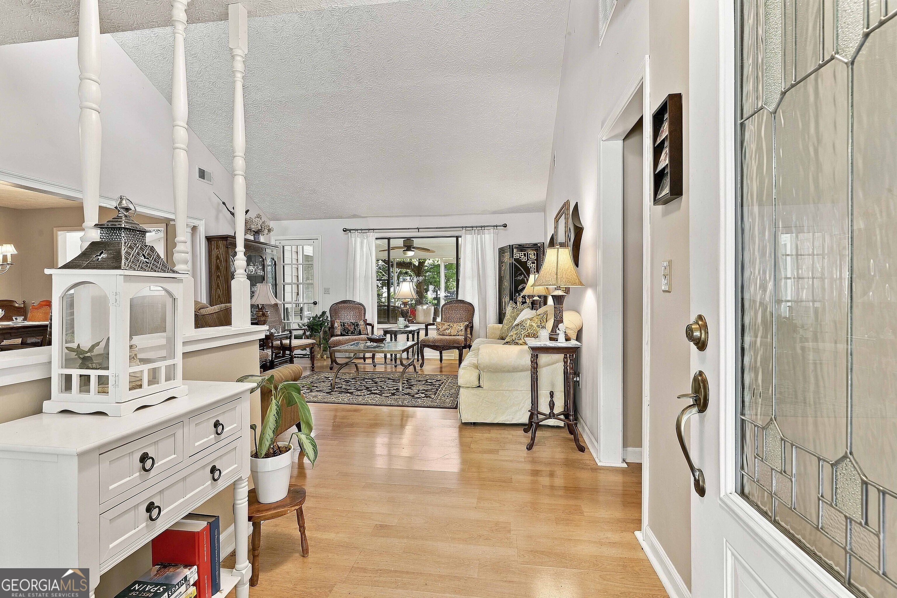 508 Raintree Hill Property Photo 7