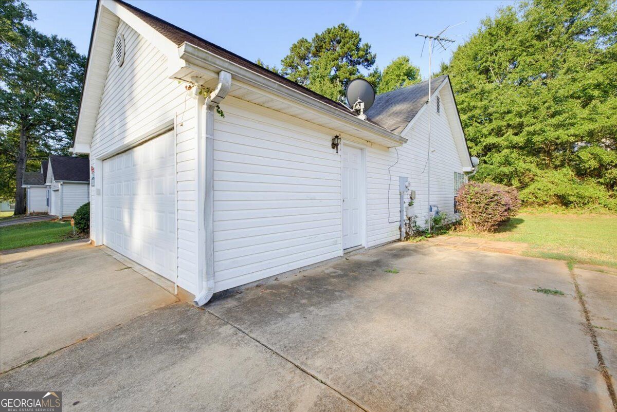 4037 Monarch Drive Property Photo 5