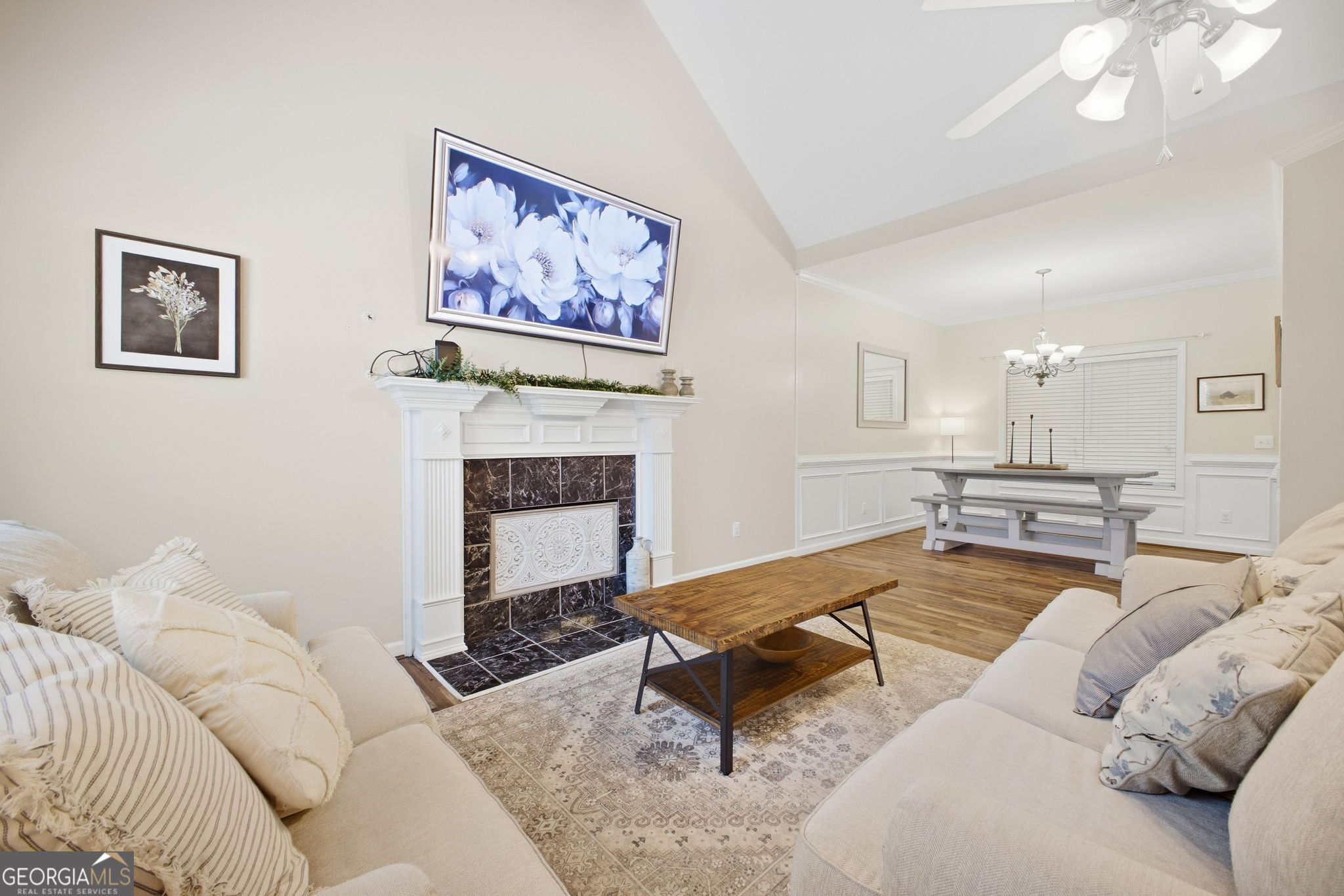 33 Martha's Place Nw Property Photo 6