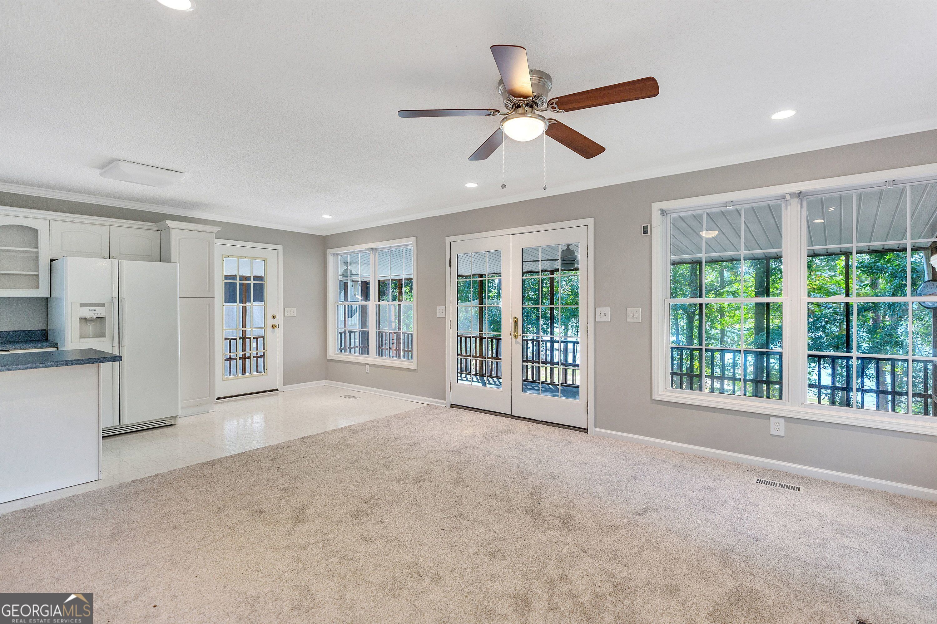 104 Lakehill Road Property Photo 6