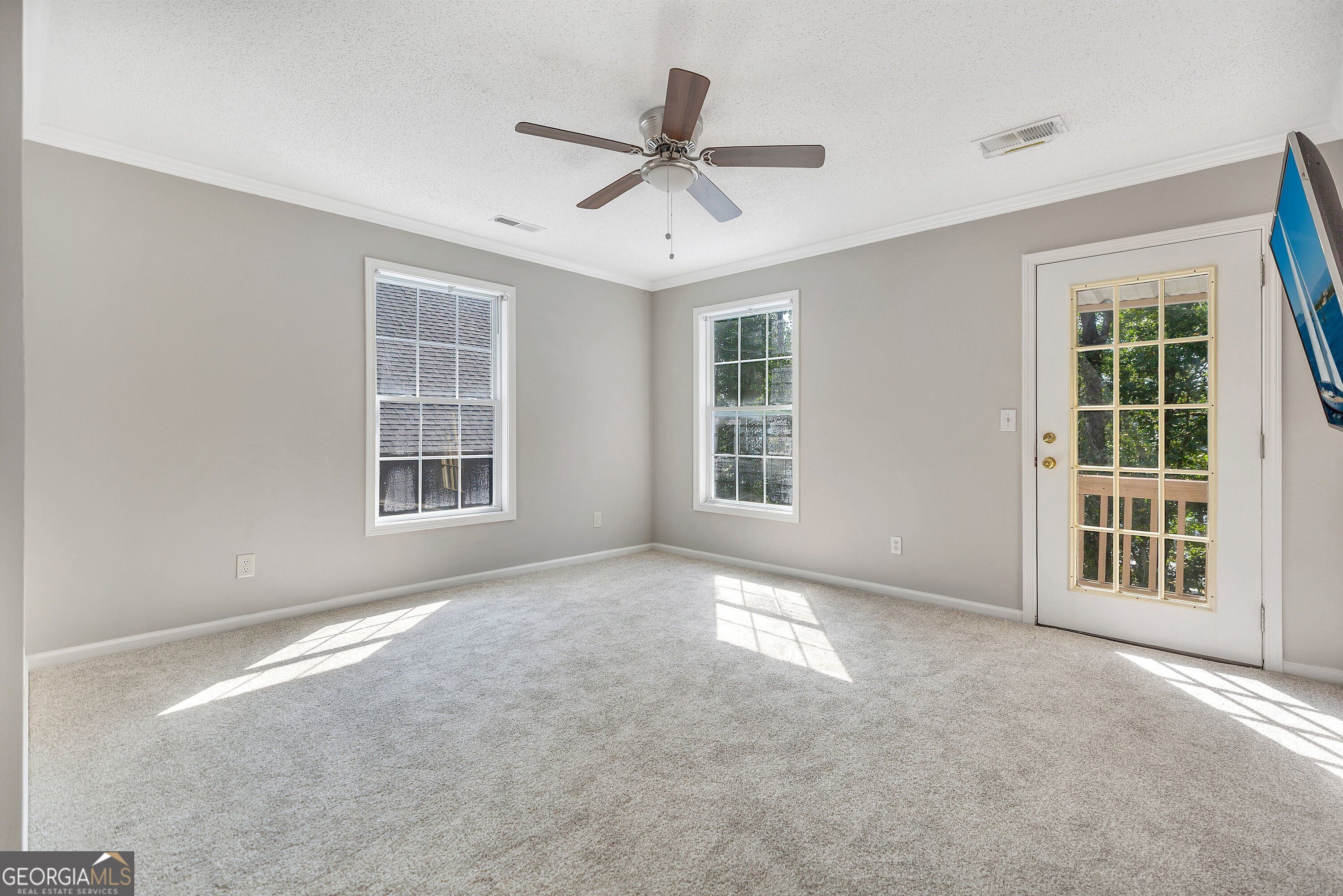 104 Lakehill Road Property Photo 12