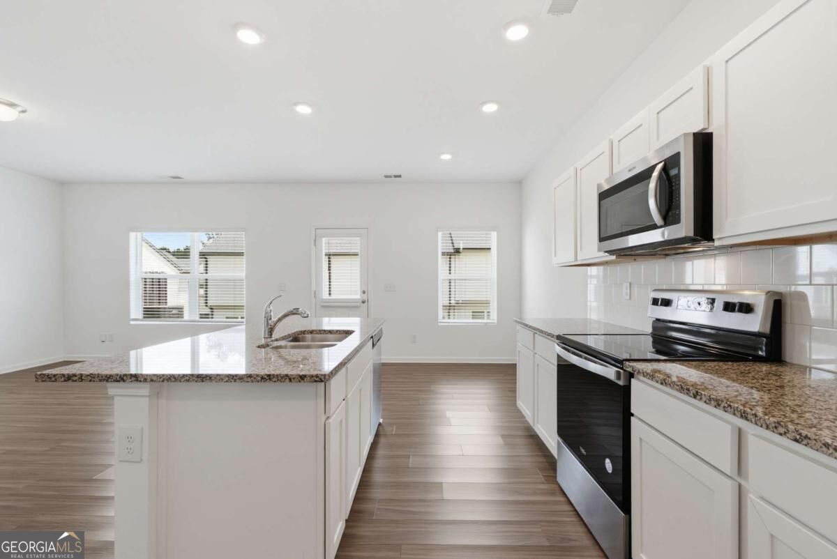 1118 Lossie Lane Property Photo 6